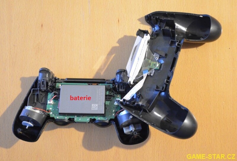 Jak rozebrat PS4 gamepad Dualshock V2 - 2